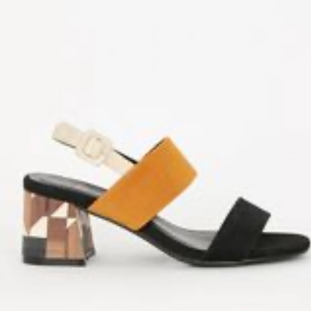 New geometric wood heel size 9 E wide